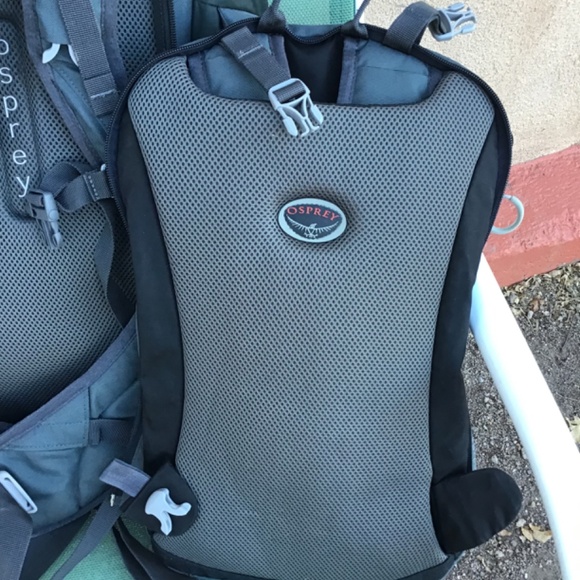 Osprey Farpoint 55 Backpack - Picture 8 of 10